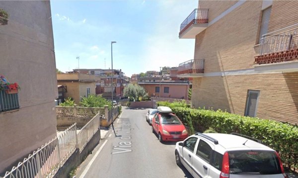 appartamento in vendita a Roma in zona Colle del Sole