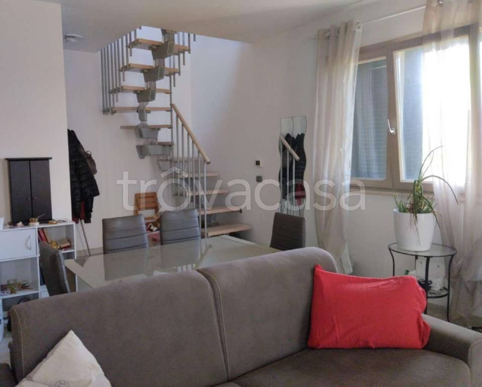 appartamento in vendita a Roma in zona Lunghezza