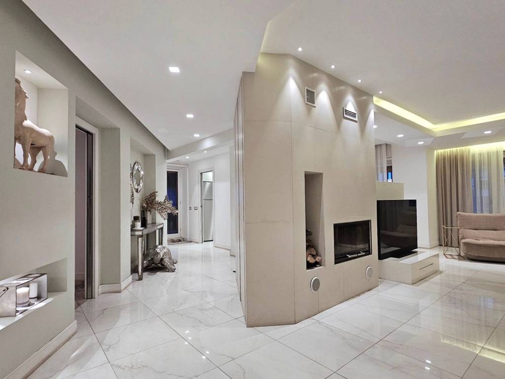 appartamento in vendita a Roma in zona EUR