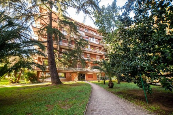 appartamento in vendita a Roma in zona Tomba di Nerone