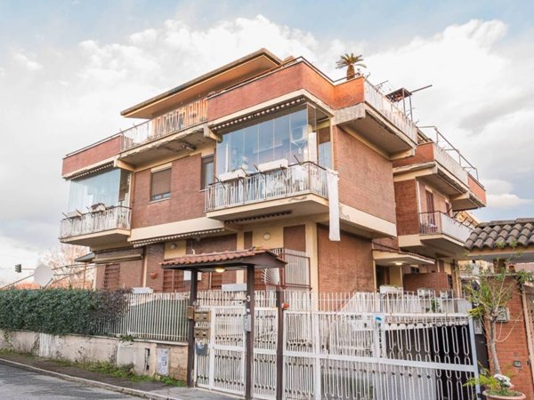 appartamento in vendita a Roma in zona Romanina