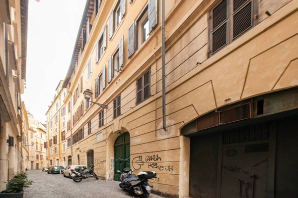 appartamento in vendita a Roma in zona Parione/Sant'Eustachio