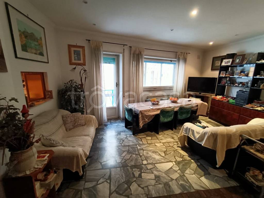 appartamento in vendita a Roma in zona Ostiense