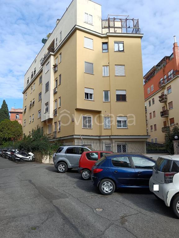 appartamento in vendita a Roma in zona Gianicolense
