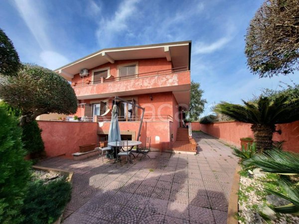 casa indipendente in vendita a Roma in zona Infernetto
