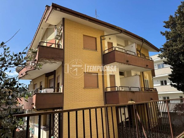 appartamento in vendita a Roma in zona Grottarossa