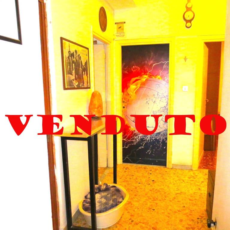 appartamento in vendita a Roma in zona Tuscolano