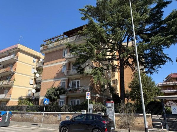 appartamento in vendita a Roma in zona Tuscolano