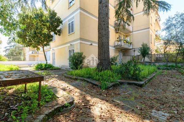 appartamento in vendita a Roma in zona Tuscolano