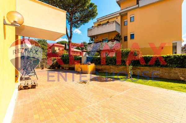 appartamento in vendita a Roma in zona Casal Morena