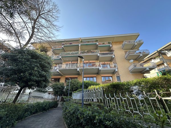 appartamento in vendita a Roma in zona Gianicolense