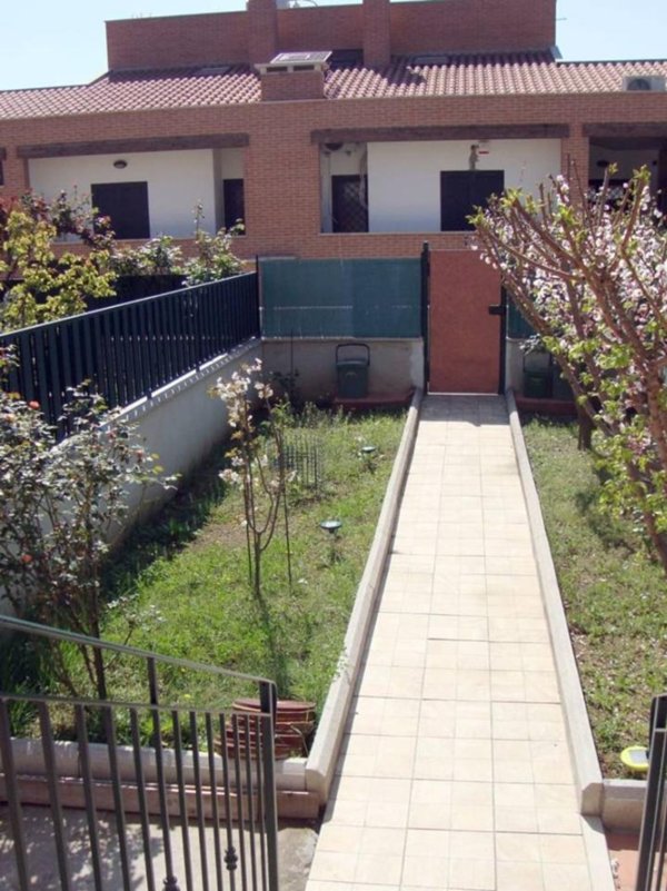 casa indipendente in vendita a Roma in zona Castelverde