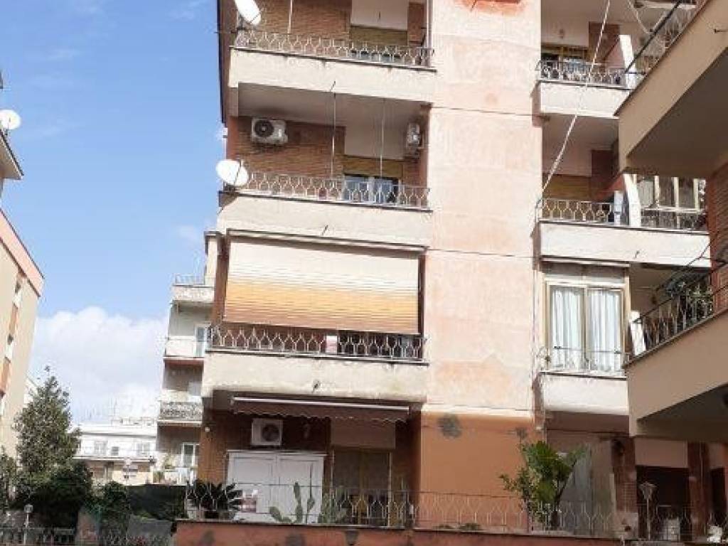 appartamento in vendita a Roma in zona Alessandrino