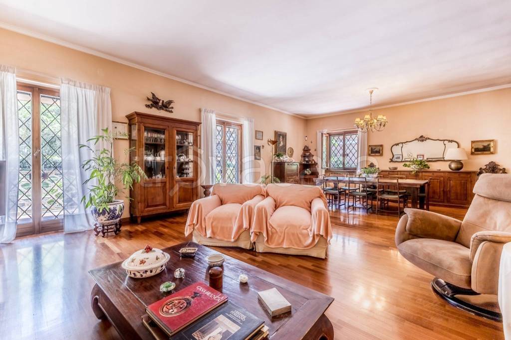 casa indipendente in vendita a Roma in zona Mostacciano