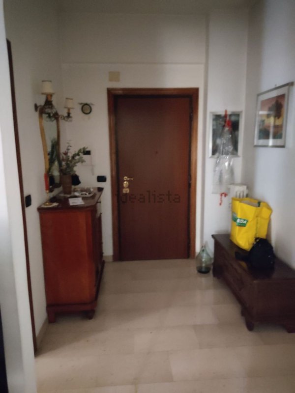 appartamento in vendita a Roma in zona Ostiense