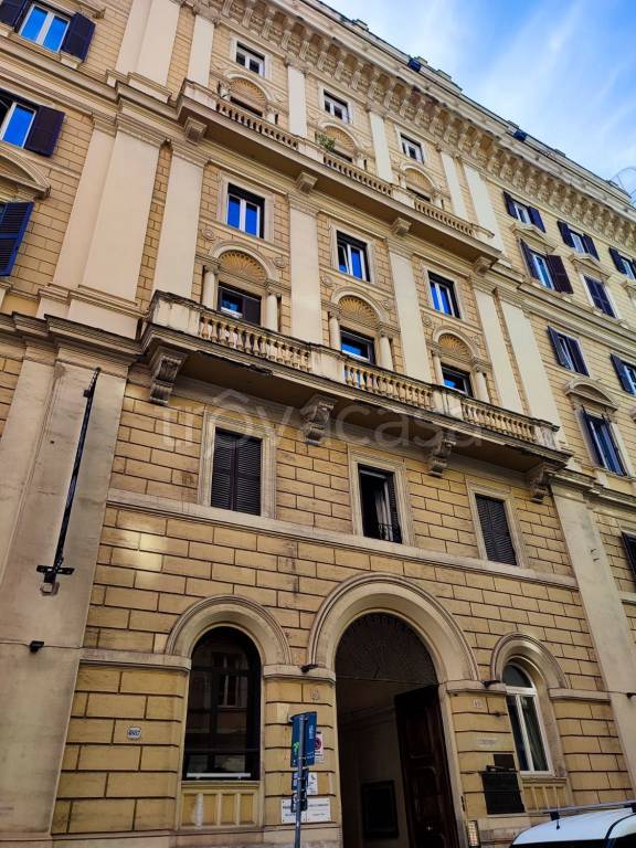 appartamento in vendita a Roma in zona Castro Pretorio