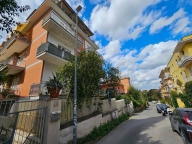 casa indipendente in vendita a Roma in zona Tomba di Nerone