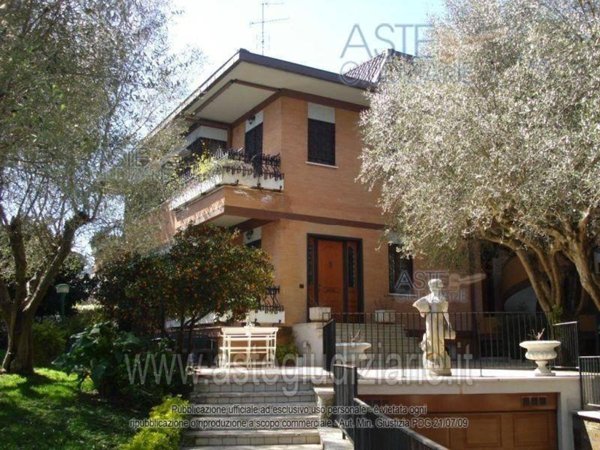 casa indipendente in vendita a Roma in zona Tre Pini - Poggio dei Fiori