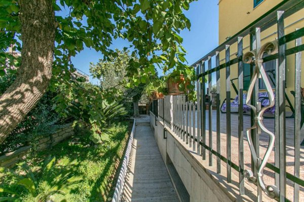 appartamento in vendita a Roma in zona Tor Cervara