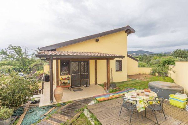 casa indipendente in vendita a Roma in zona Tor Vergata/Torrenova