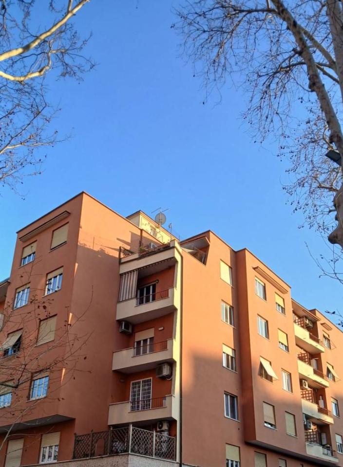 appartamento in vendita a Roma in zona Tuscolano