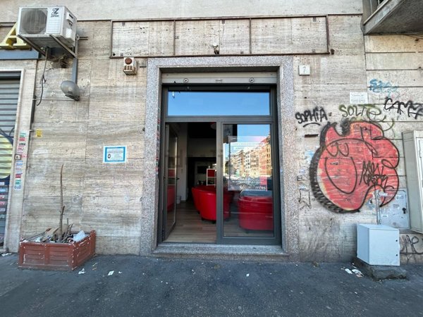 locale commerciale in vendita a Roma