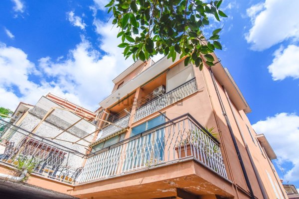 appartamento in vendita a Roma in zona Colle Prenestino