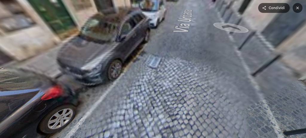 appartamento in vendita a Roma in zona Rione Monti/Campitelli