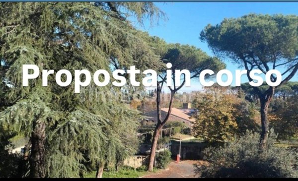 appartamento in vendita a Roma in zona Ardeatino