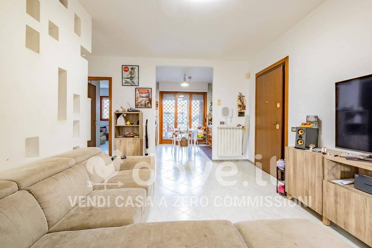 appartamento in vendita a Roma in zona Acilia