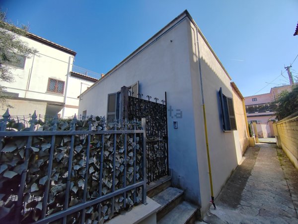 appartamento in vendita a Roma in zona Casal Morena