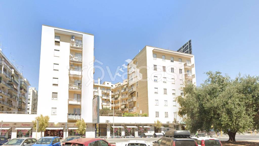 appartamento in vendita a Roma in zona Cinecittà