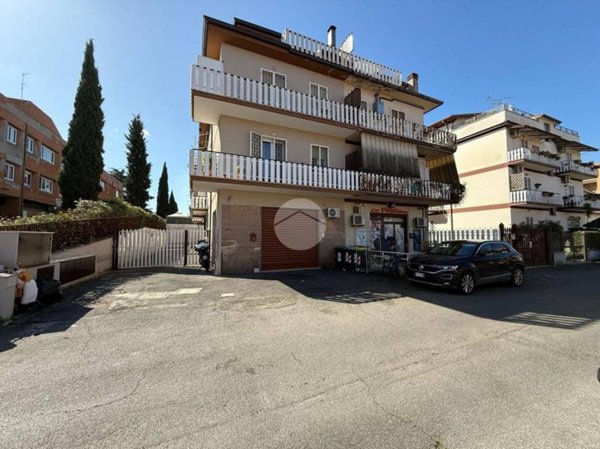 appartamento in vendita a Roma in zona Finocchio