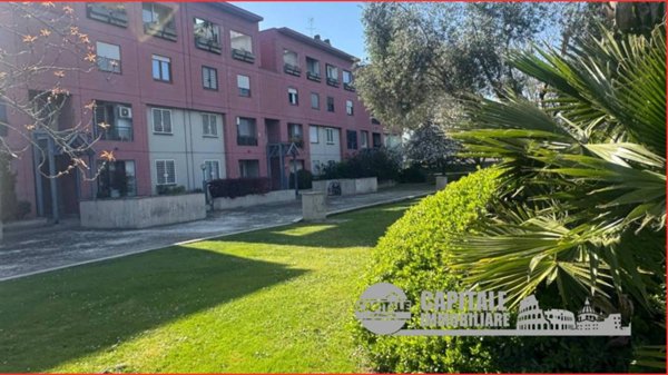 appartamento in vendita a Roma in zona Spinaceto