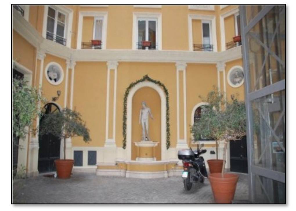appartamento in vendita a Roma in zona Parione/Sant'Eustachio
