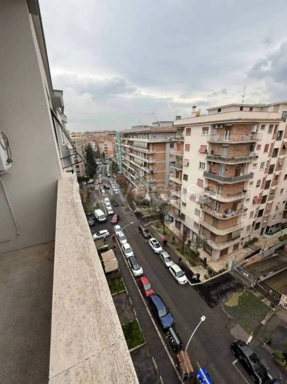 appartamento in vendita a Roma in zona Don Bosco