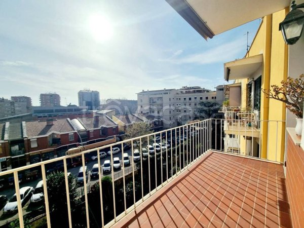 appartamento in vendita a Roma in zona Tuscolano