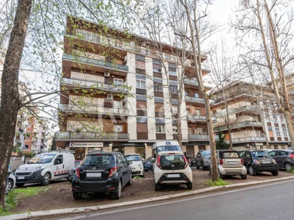 appartamento in vendita a Roma in zona Cinecittà