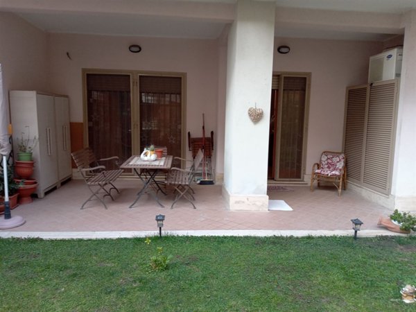 appartamento in vendita a Roma in zona Axa