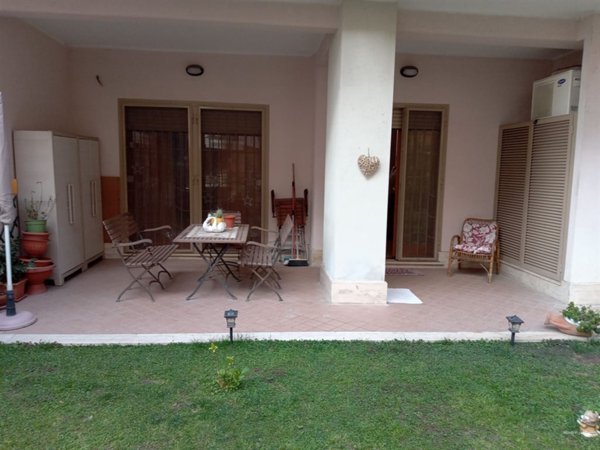 appartamento in vendita a Roma in zona Axa