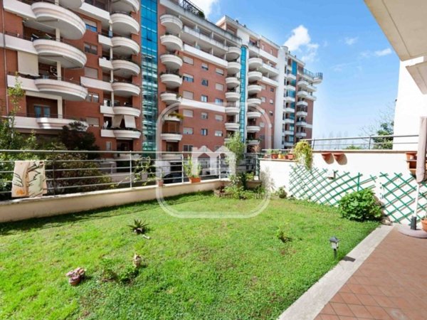 appartamento in vendita a Roma in zona Axa