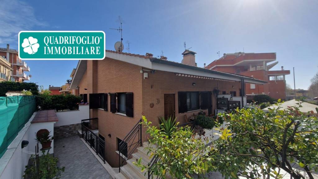 casa indipendente in vendita a Roma in zona Acilia