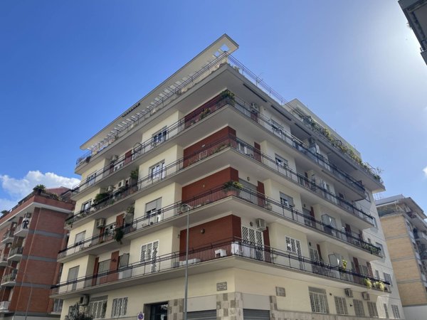appartamento in vendita a Roma in zona Appio Latino