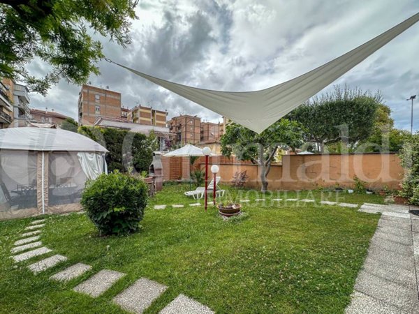 casa indipendente in vendita a Roma in zona La Pisana