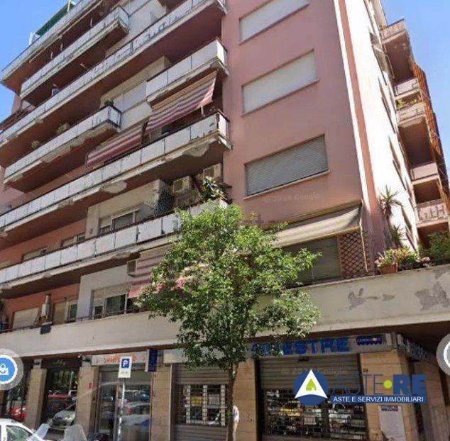 appartamento in vendita a Roma in zona Appio Latino