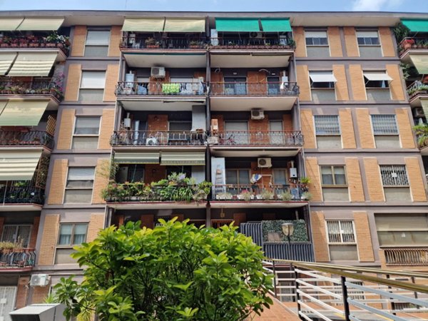 appartamento in vendita a Roma in zona Ardeatino