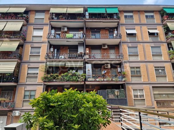 appartamento in vendita a Roma in zona Ardeatino
