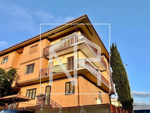appartamento in vendita a Roma in zona Colle Monfortani