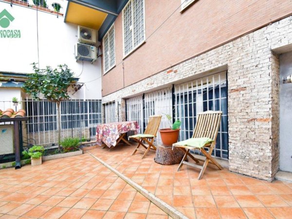 appartamento in vendita a Roma in zona Appio Pignatelli