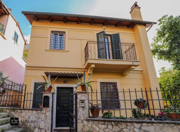 casa indipendente in vendita a Roma in zona Aurelio